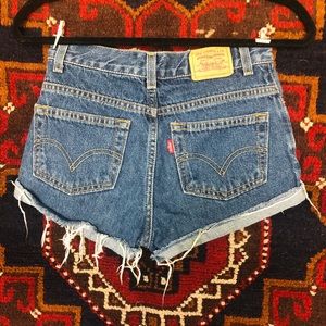 vintage levi jean shorts